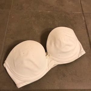 Body by Victoria’s Secret white strapless bra 32A
